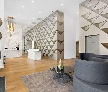 Beautifully Furnished 2 Bedroom Apartment - Photo 4