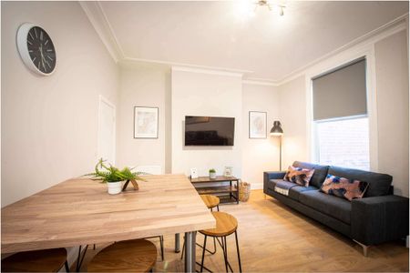 6 bedroom house to rent - Photo 3