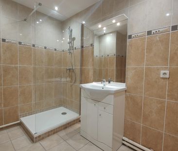 Location Appartement 3 pièces 63m² LA GARDE 83130 - Photo 4