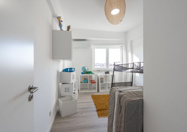 APARTAMENTO T3 MOBILADO EM CARNAXIDE