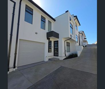 LOVELY 3 BEDROOM HOME - Photo 1