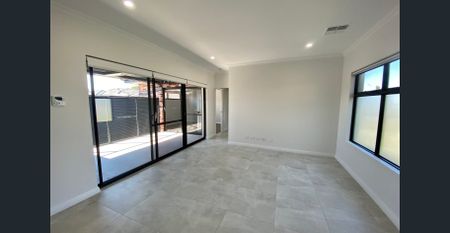 Beautiful boutique 2x2 apartment in North Perth - Photo 2