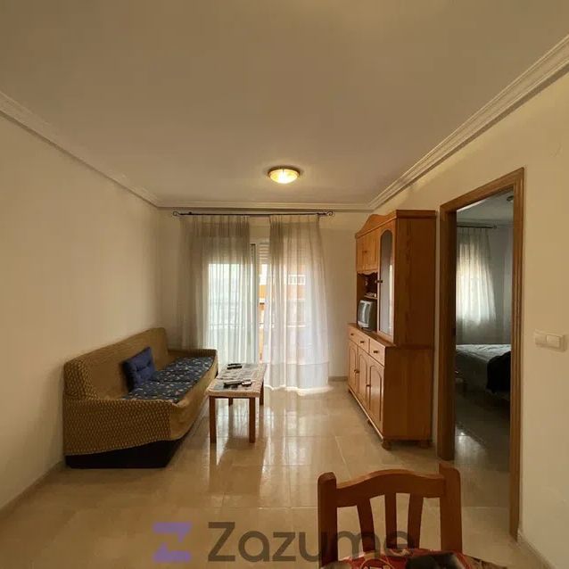 Alquiler de piso en Calle San Emigdio - Photo 1