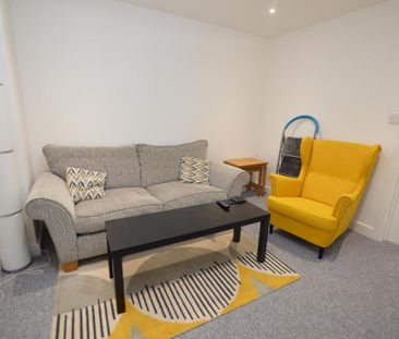 4 bedroom terraced house to rent - Photo 5