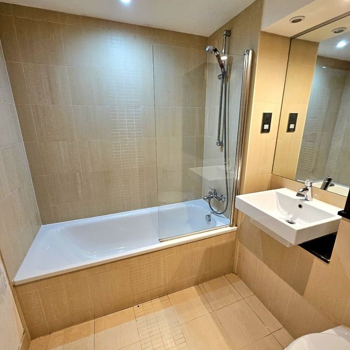 Room in a Shared Flat, Forge Square, E14 - Photo 1