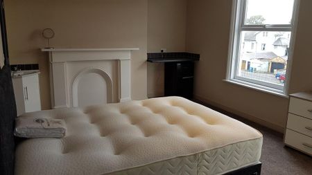 House share to rent - Photo 4