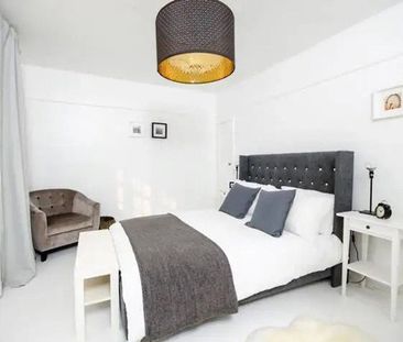 Friars Gate, Guildford, Surrey, GU2 7PQ - Photo 4