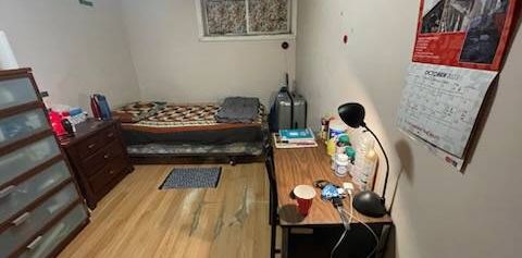 single basement room near Yorkdale Subway station - Photo 2