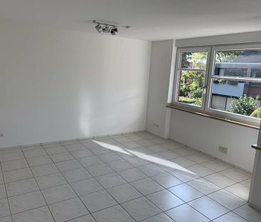 Traar! Moderne Wohnung mit Einbauküche, Sonnenbalkon und Garage im 1.OG! - Photo 4