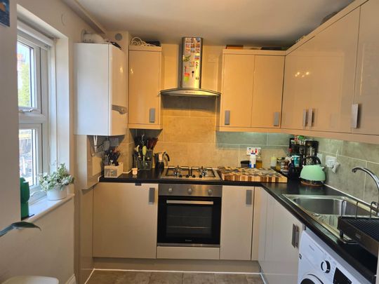 Askew Road, London W12 - Photo 1