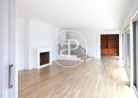House for rent, with garden and pool in Pedralbes. - Photo 4