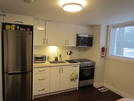 21 University Ave W, Guelph - Photo 3