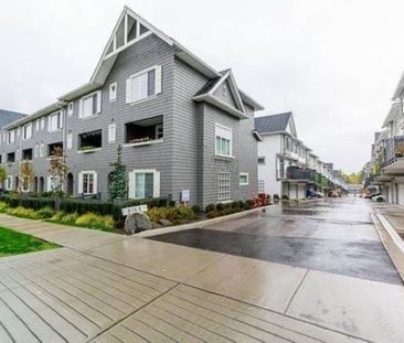 4 Beds & 3.5 Bath Townhouse in the Urban Core of Newton, Surrey! - Photo 1