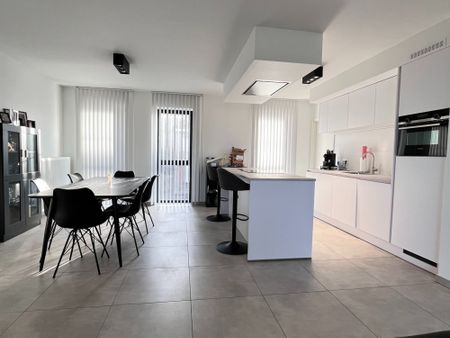 Energiezuinig duplex appartement met 3 slaapkamers en ruim terras - Foto 4