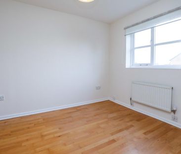 3 bedroom link detached house to rent - Photo 5