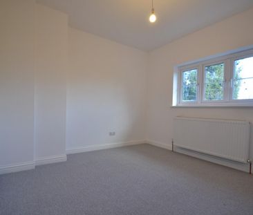 2 bedroom House To Let - Photo 3
