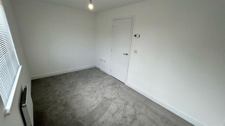 2 bedroom semi-detached house to rent - Photo 5