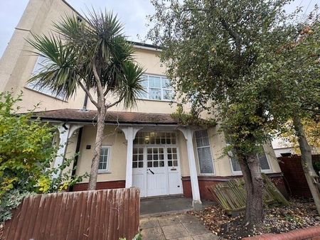 Downs Park West, Bristol - Photo 4