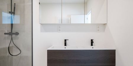 Appartement te huur in Antwerpen voor € 1.100 met 2 slaapkamers - Photo 3