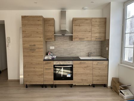 Location Appartement 4 pièces 60m² BARBEZIEUX ST HILAIRE 16300 - Photo 4