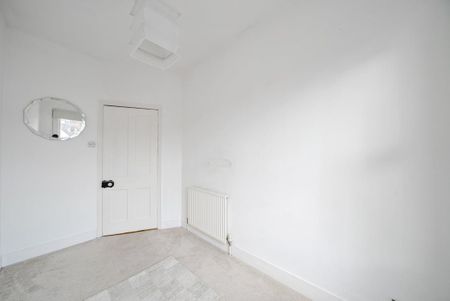 Ravensbury Road, Earlsfield SW18 - Photo 4