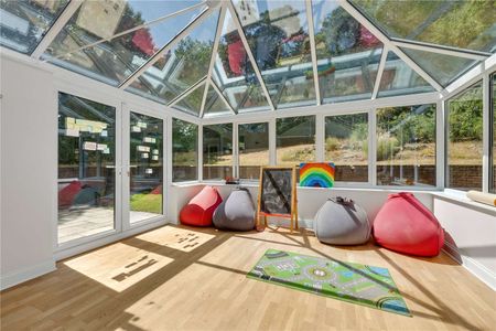 An elegant four bedroom detached home in a prestigious private location in Windlesham. - Photo 2