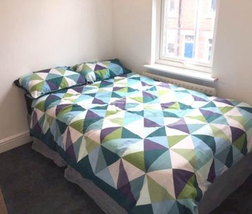 1 bedroom in a house share to rent - Photo 4