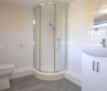 Grange Avenue, University Area, RG6 - Photo 1