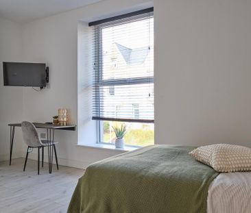 6 bedroom terraced house to rent - Photo 1
