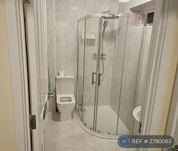 1 bedroom in a house share to rent - Photo 6