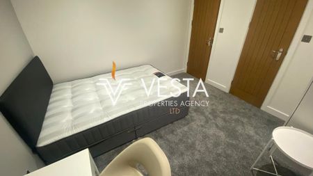 6 bedroom terraced house to rent - Photo 3