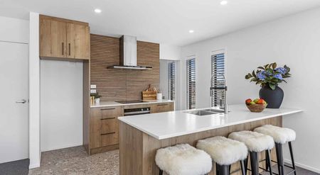 Tasteful, Modern 3 Bedroom Halswell Home - Photo 4