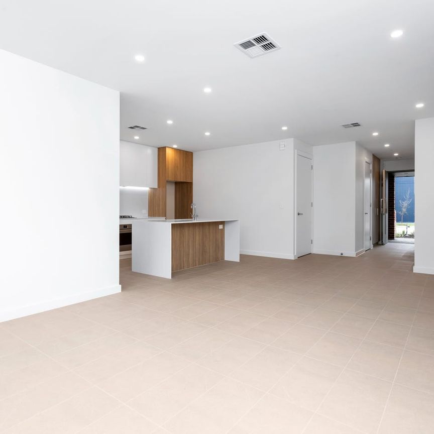 Cutting edge modern living - Photo 1