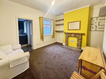 2 bedroom terraced house to rent - Photo 3