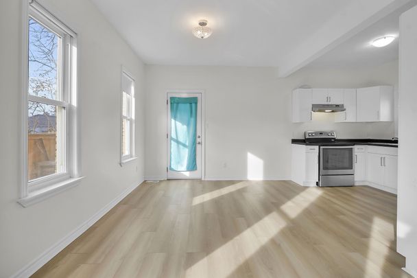 For Lease - 876 Van Street Unit# 1, London East, Ontario - Photo 1