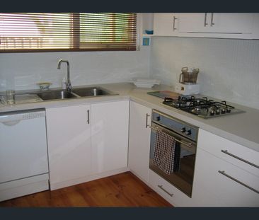 2/56 Seaview Road, West Beach, SA 5024 - Photo 6