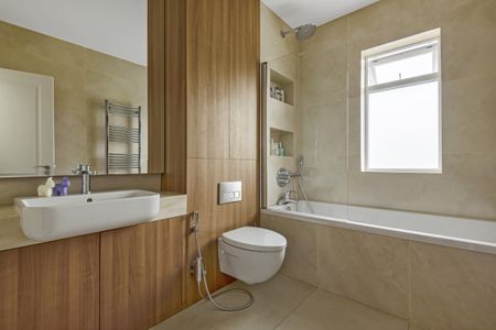 Eastbourne Avenue, London, W3 - Photo 5