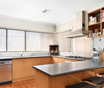 Unit 1/421 Middleborough Road, Box Hill. - Photo 3