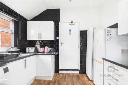 1 bedroom in a house share to rent - Photo 4