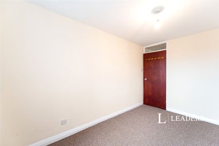 2 bedroom apartment to rent Clarendon Road, Southsea, Hampshire, PO4 - Photo 4