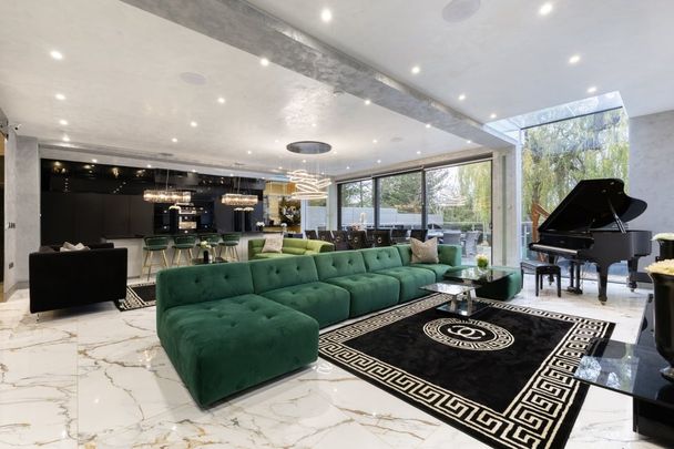 5 bedroom detached house to rent - Photo 1