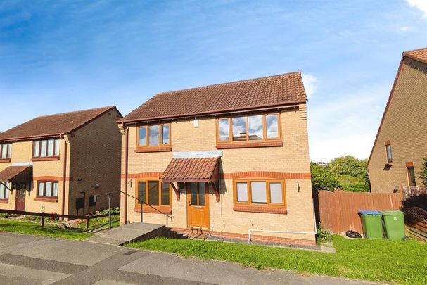 4 bedroom detached house to rent - Photo 1