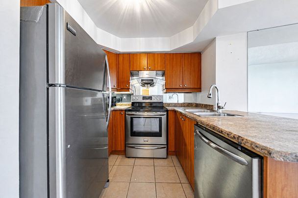 For Lease - 18 Valley Woods Road Unit# 815, Toronto, Ontario - Photo 1