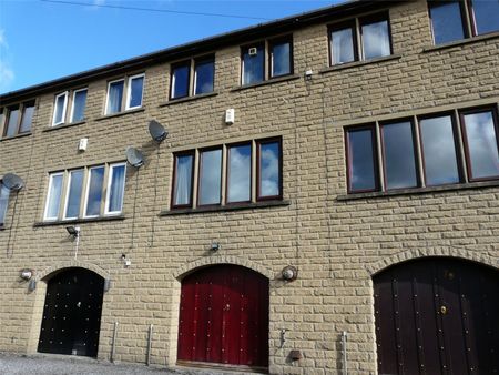 The Arches, Claremount Road, Halifax, West Yorkshire, HX3 - Photo 2