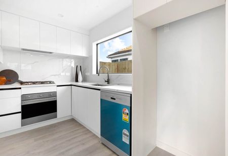 Stylish & Brand New In Central Papatoetoe - Photo 3