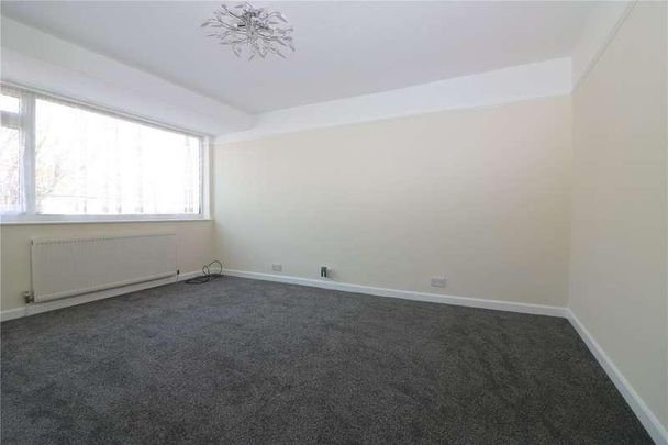 Hampton Gardens, Southend-on-sea, Essex, SS2 - Photo 1