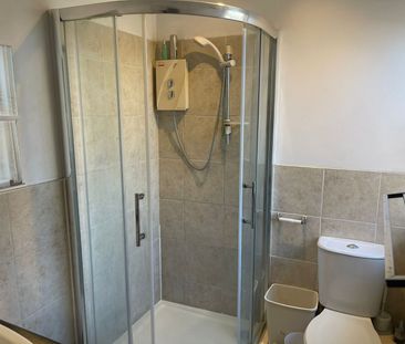 4 bedroom terraced house to rent - Photo 2