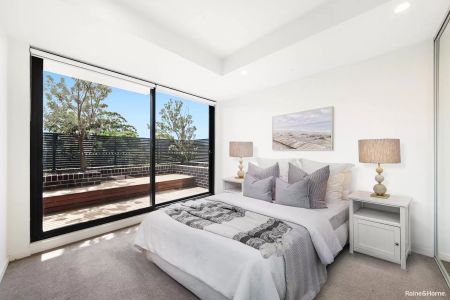 Apartment with 2 bedrooms, 2 bathrooms & parking for 1 car - Photo 2