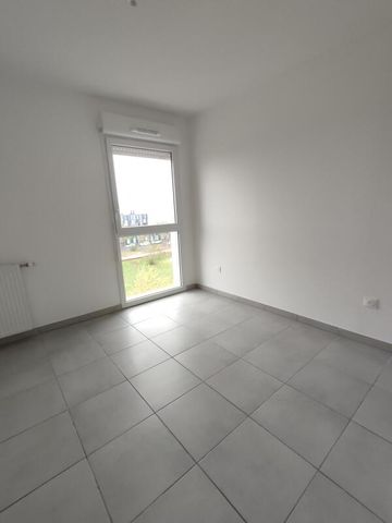 Location Appartement 3 pièces 64m² BEAUZELLE 31700 - Photo 2