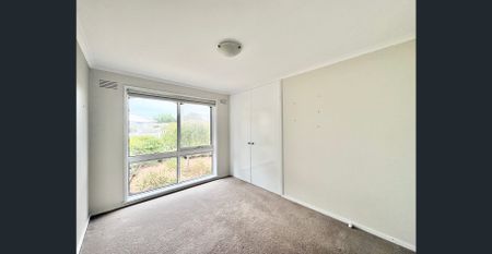 Comfortable Family Living in a Convenient Grovedale Location - Photo 3